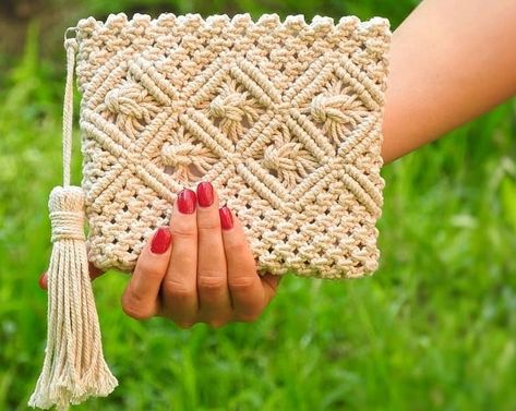 Macrame Wallet, Felt Wallet, Crossbody Bag Diy, How To Macrame, Sewing Tutorials Bags, Magic Knot, Macrame Bags, Crossbody Bag Pattern, Macrame Purse