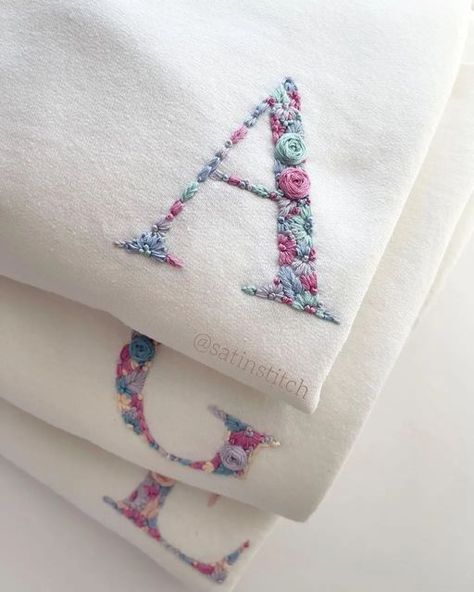 Initial Sweatshirt, Monogram Kids, Monogram Sweatshirt, Embroidered Initials, Floral Initial, Embroidered Gifts, Name Initials, Pola Sulam, Embroidered Monogram