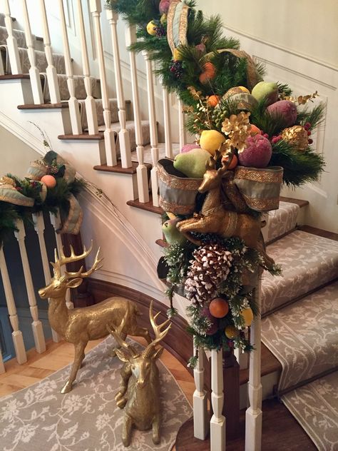 Sugared Fruit Christmas Decor, Fruit Garland Christmas, Christmas Staircases, Sugared Fruit, Fruit Garland, French Christmas Decor, Garland Christmas Decor, Christmas Banister, Lion House