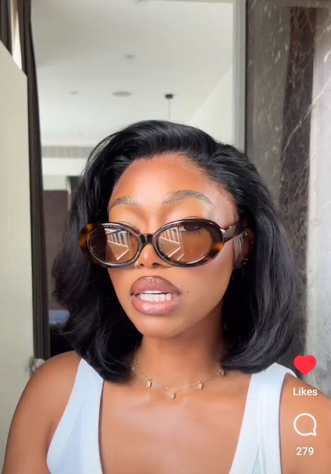 Black Women Bob Wig, Black Women Hairstyles Blonde, Side Part Bob Weave Closure, Bob On Round Face Black Women, 90s Bob Haircut Black Women, Best Hairstyles For Oval Face Shape Black Women, 90s Layered Bob Black Women, Blowout Lob, Lace Front Bob Wigs Black Women