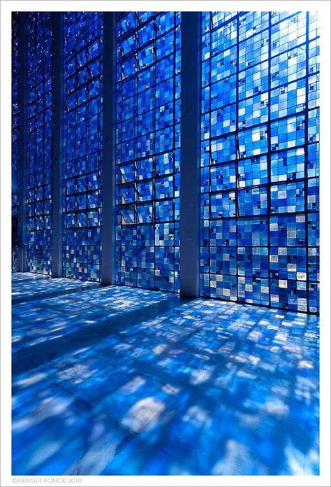 20100725_Brasilia_0182 | Explore Arnout Fonck's photos on Fl… | Flickr - Photo Sharing! Image Bleu, Visuell Identitet, Glass Walls, Glass Blocks, Feeling Blue, Stained Glass Art, Ravenclaw, Blue Aesthetic, Stained Glass Windows