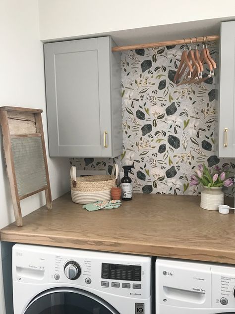 Wallpapered Laundry Room, Wallpaper Laundry Room, Wallpaper Laundry, Laundry Room Tile, Laundy Room, Laundry Room Wallpaper, Dream Laundry Room, Laundry Room Renovation, Farmhouse Laundry Room