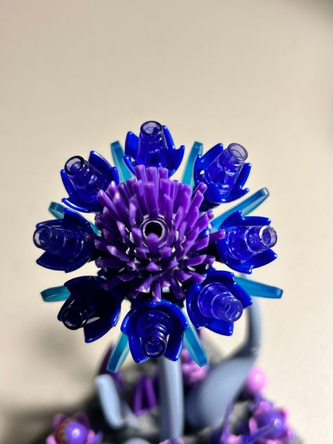 Lego Flowers Diy, Lego Trees, Lego Botanical, Lego Plants, Lego Tree, Lego Flowers, Used Legos, Lego Display, Awesome Lego