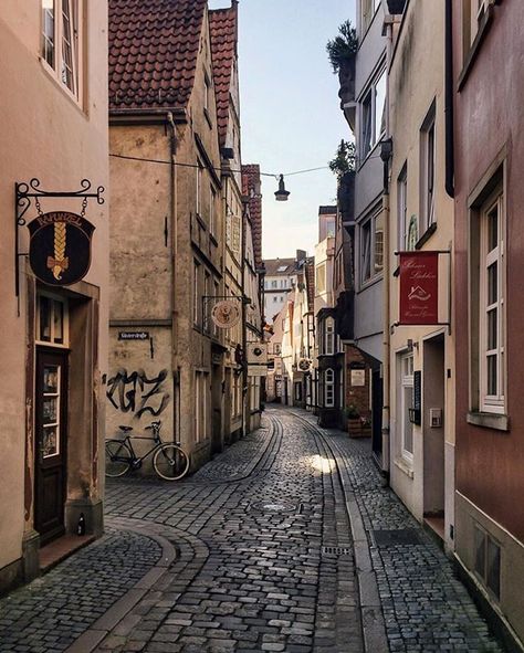 So much character in Bremen 💕 (📷: @eskimo) Cities In Germany, Destination Voyage, Most Beautiful Cities, City Aesthetic, Street Scenes, Pretty Places, Video Photography, Amazing Destinations, Wonderful Places