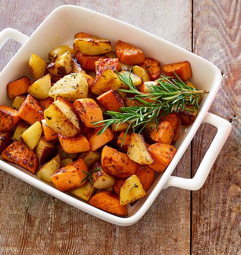 Rosemary Recipes, Yellow Potatoes, Healthy Sides, Vegan Meals, Sweet Potato Recipes, Roasted Sweet Potatoes, Roasted Potatoes, Roasted Chicken, Side Dishes Easy