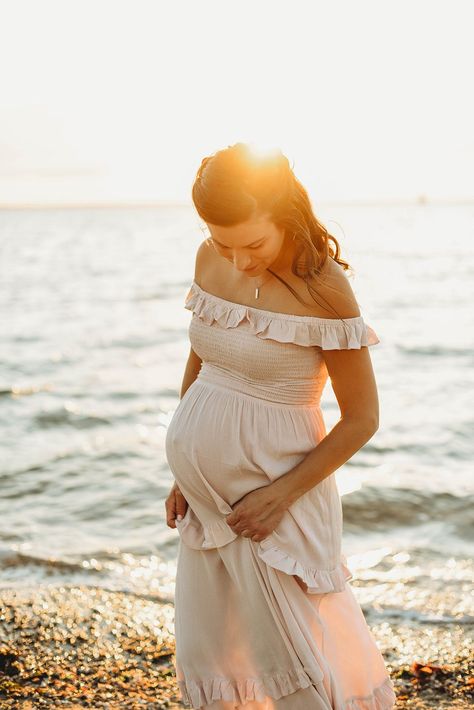 Barefoot on the beach with the golden glow of the sunset makes for the perfect summer maternity photoshoot backdrop. Flowy maxi dresses are always a great maternity photo outfit choice and we love all the maternity photo poses embracing the baby bump! Summer Maternity Photoshoot, Maternity Photo Poses, Maternity Photo Outfits, Photoshoot Backdrops, Maternity Photography Outdoors, Maternity Dresses Summer, Summer Maternity, Beach Maternity, Summer Pregnancy