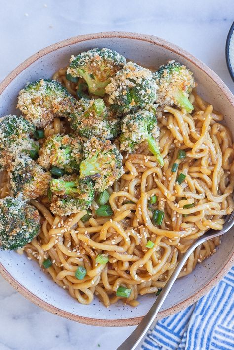 Peanut Noodles With Broccoli, Asian Noodles With Broccoli, Brocoli Asian Recipe, Asian Inspired Broccoli, Teriyaki Broccoli Chickpea Stir Fry, Teriyaki Noodles, Pumpkin Quinoa, Vegetarian Meal Plan, Curry Noodles