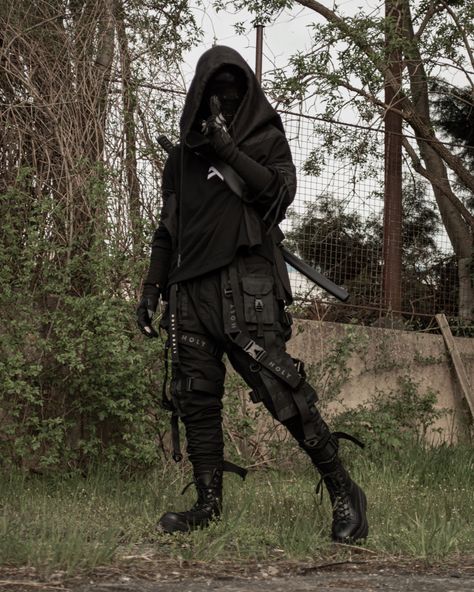 Tactical Wear Outfit, Men Apocalypse Outfit, Tactical Wear Aesthetic, Vigilante Aesthetic Outfit, Modern Ninja Outfits, Tactical Wear Soldiers, Tactical Assassin, Punk Techwear, Vigilante Outfit