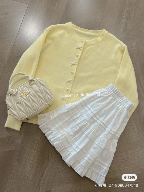 Outfits With Yellow Cardigan, Yellow Outfit Inspo Aesthetic, Cute Yellow Outfits Aesthetic, Yellow Sweater Outfit Aesthetic, Codibook Outfit, Yellow Coquette Outfit, Yellow Skirt Outfit Ideas, Yellow Ootd, Swaggy Outfits