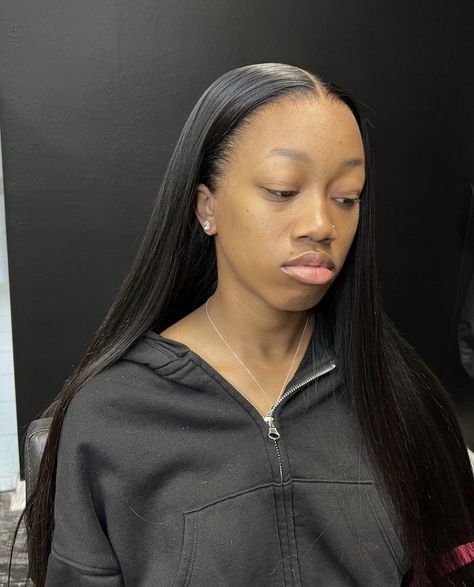 Jet Black Straight Wig, Black Wig No Edges, Straight Wig No Edges, Lace Front No Edges, Straight Black Wigs For Black Women, No Edges Wig Install, Middle Part No Baby Hairs, Middle Part No Edges Wig, Wig No Edges