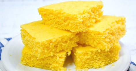 Microwave Cornbread Microwave Cornbread Jiffy, Microwave Cornbread, Fall Party Menu, Microwave Cooking Recipes, Quick Side Dish, Corn Bread Bake, Jiffy Cornbread Mix, Cornbread Casserole, Jiffy Cornbread