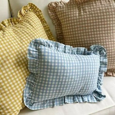 Homemade Pillow Cases, Homemade Pillows, Heather Taylor, Ruffle Pillow, Detail Oriented, Cute Sewing Projects, Sewing Machine Projects, Bantal Sofa, Sewing Pillows