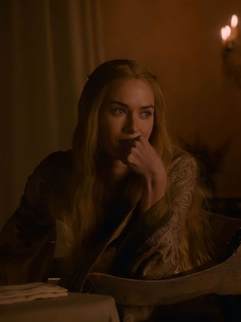 Lena Headey Game Of Thrones, Cersei Lannister Wallpaper, Cersei Lannister Aesthetic, Asoiaf Characters, Lannister Aesthetic, Cercei Lannister, Lannister Lion, Queen Cersei, Daenerys And Jon