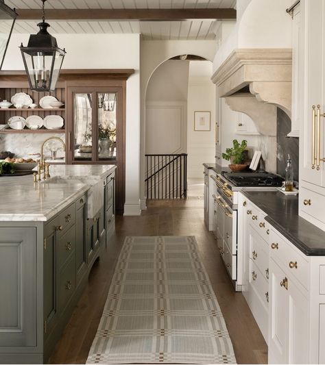 Pantry And Coffee Bar, Nancy Meyers Kitchen, Whittney Parkinson Design, Whittney Parkinson, Traditional Home Office, English Kitchen, Black Countertops, English Kitchens, Nancy Meyers