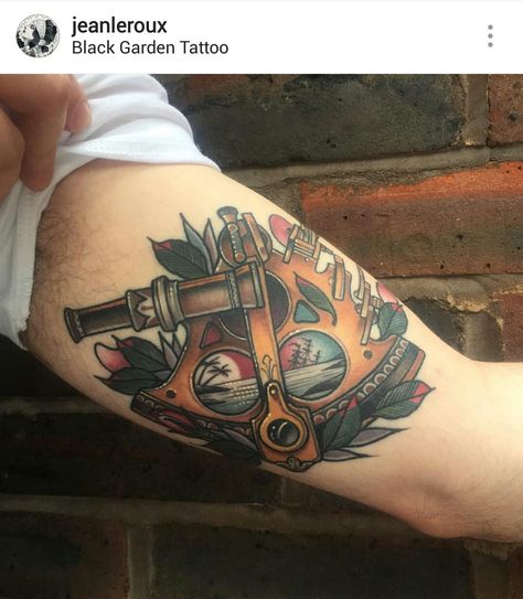 American traditional sextant tattoo by @jeanleroux Old Tree Tattoo, Seaside Tattoo, Sextant Tattoo, Tree Drawing For Kids, Family Tree Quotes, Tree House Drawing, Make A Family Tree, Oak Tree Tattoo, Family Tree Poster