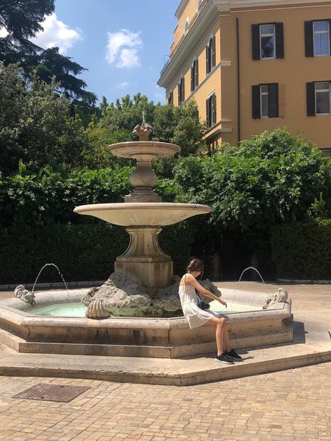 Italy Water Fountain, Aesthetic Fountain, Roman Fountain, Fountain Plaza, Camp Half Blood Cabins, Rome Aesthetic, Holiday Europe, Cartoon City, Greek Goddesses