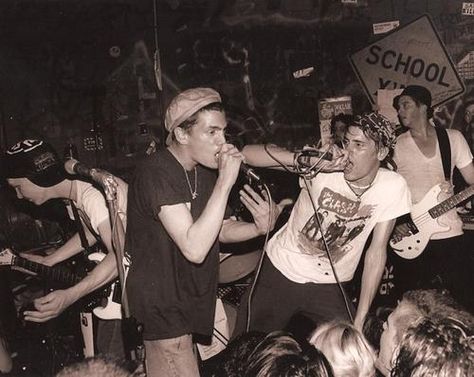 Operation Ivy #music #punk Operation Ivy, Tim Armstrong, Traditional Goth, Punk 90s, Punk Baby, Ska Punk, Evil Empire, A Punk, Punk Rock Bands