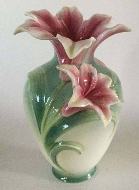 Tanah Liat, Seni Cat Air, Room Deco, Pottery Crafts, Ceramics Pottery Art, Clay Art Projects, Ceramics Projects, Porcelain Art, Ceramics Ideas Pottery