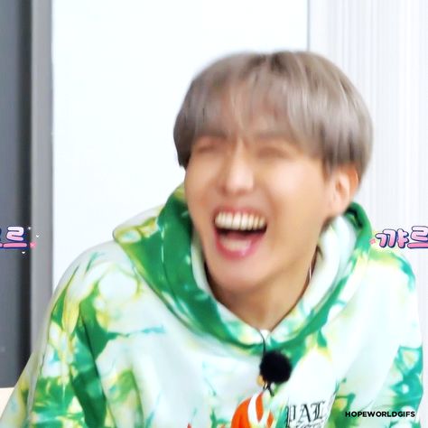 https://i.pinimg.com/originals/3f/1a/8b/3f1a8b2014fb27f2dbb8761df4acd065.gif Jhope Laugh Gif, Jhope Gif, Smile Gif, Bts Reactions, Run Bts, Bts J Hope, Just For Laughs Videos, Bts Fanart, Jung Hoseok