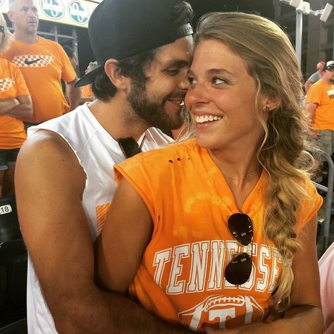 6 Reasons We Adore Thomas Rhett's Marriage | Odyssey Lauren Atkins, Lauren Akins, Die A Happy Man, Thomas Rhett, Country Music Artists, Country Music Singers, Boyfriend Goals, The Perfect Guy, Country Singers