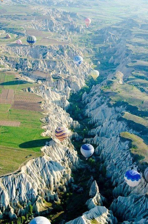 Cappadocia, Turkey. I would love to balloon over that. Our friends are getting married in a hot air balloon, i should suggest here... Flying In The Sky, Cappadocia Turkey, Amazing Places On Earth, Belek, Voyage Europe, Hot Air Balloons, Bhutan, Air Balloons, Futurism