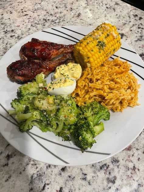 Chili Broccoli, Baked Bbq Chicken, Soul Food Dinner, Healthy Food Inspiration, Easy Healthy Meal Prep, Seasoned Rice, Food Babe, Healthy Food Dishes, Healthy Food Motivation