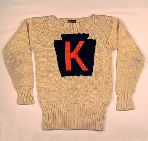 Vintage football sweater Vintage Letterman Sweater, Kc Cheifs, Sweatshirt Design Ideas, Letterman Sweaters, Fall Sweatshirt Outfit, Womens Sweatshirts Fashion, Vintage Varsity, Football Sweater, Football Stickers