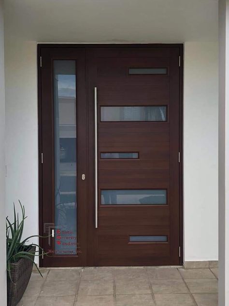 Puerta prin h Front Door Design Aluminium, Modern Front Door Entrance, House Entrance Doors, Door Design Ideas, House Front Door Design, Modern Entrance Door, Door Jam, Modern Exterior Doors, House Main Door Design