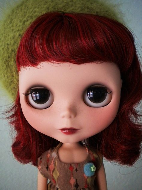 Red Curly Hair Blythe Doll, Bald Blythe Doll, Blthye Dolls, Red Hair Blythe Doll, Blythe Core, Fish Eye Effect, Red Hair With Bangs, Red Curly Hair, Old Pics