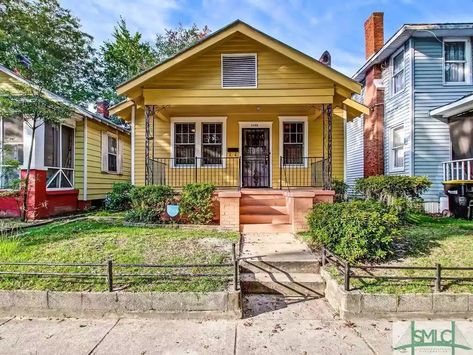 Mustard Yellow House Exterior, Yellow House Exterior, Southwestern House, Dr Visuals, Yellow Exterior, Exterior House Colors Stucco, Cabin Exterior, Yellow House, Yellow Houses