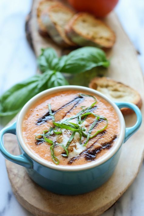 ​​Caprese Tomato Soup - Damn Delicious Baked Parmesan Tomatoes, Fresh Tomato Recipes, Spinach Soup, Balsamic Reduction, Basil Leaves, Bowl Of Soup, Tomato Basil, Tomato Recipes, Tomato Soup