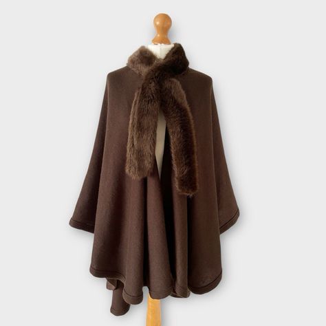 Faux Fur Collar Wrap Cape Shawl One Size Brown Knit Winter Elegant Retro Glam Cape Shawl, Brown Scarves, Retro Glam, Fabric Labels, Faux Fur Collar, Winter Knits, Fur Collar, No Brand, Shawl