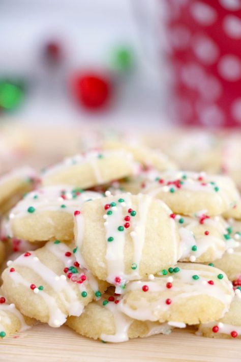 Christmas Sugar Cookie Bites | Wishes and Dishes Sugar Cookie Bites, Swig Sugar Cookies, Christmas Desert, Wishes And Dishes, Favorite Christmas Desserts, Christmas Sugar Cookie, Christmas Yummies, Brownie Bars, Cookie Bites