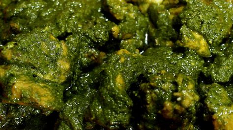 Hariyali Jhinga or Shrimp green curry Chicken Hariyali, Hariyali Chicken, Palak Chicken, Saag Recipe, Cooking Spinach, Easy Cook, Spinach Curry, Mutton Recipes, Culinary Techniques