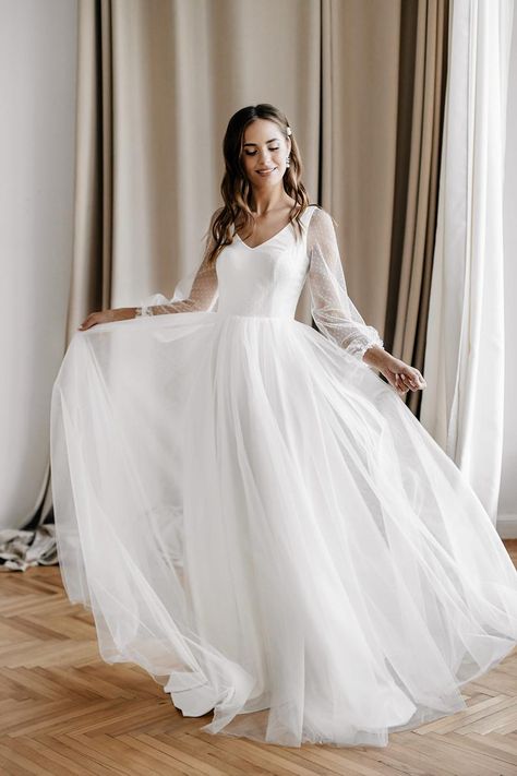 Long Sleeve Modest Wedding Dress, Wedding Dress Reception, Prom Dress Backless, Modest Wedding Dresses With Sleeves, Long Sleeve Bridal Gown, Long Sleeve Wedding Gowns, Modest Wedding Dress, V Neck Wedding Dress, Dress Backless