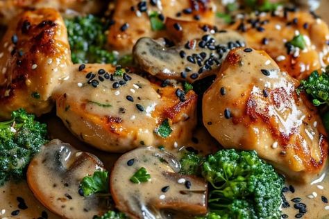 Creamy Broccoli and Mushroom Chicken Chicken Broccoli Mushrooms Recipes, Chicken Mushrooms Broccoli Recipes, Chicken Mushroom Broccoli Recipes, Chicken Broccoli Mushroom Recipes, Mushroom And Broccoli Recipes, Chicken Brocoli, Broccoli Chicken Recipes, Cream Of Mushroom Chicken, Mushroom Broccoli