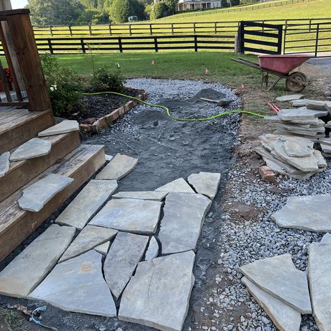 Large Flagstone Walkway, Natural Stone Walkway, Flagstone Driveway Ideas, Flagstone Walkway To Front Door, Diy Flagstone Patio, Faux Flagstone, Diy Flagstone, Beautiful Walkways, Diy Stone Walkway