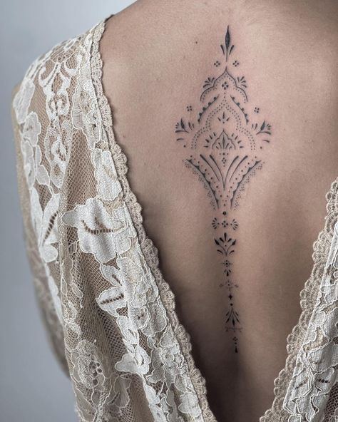 7,180 Likes, 28 Comments - ❈ Blum ❈ (@blum.ttt) on Instagram: “Ornament - #finelinetattoo #thinlinetattoo #ornamentaltattoo #blumttt #backtattoo #littletattoo…” Dna Tattoo, Mandala Tattoo Sleeve, Hand Poked Tattoo, Detailed Tattoo, Spiritual Tattoos, Cool Small Tattoos, Dot Work Tattoo, Dainty Tattoos, Spine Tattoos