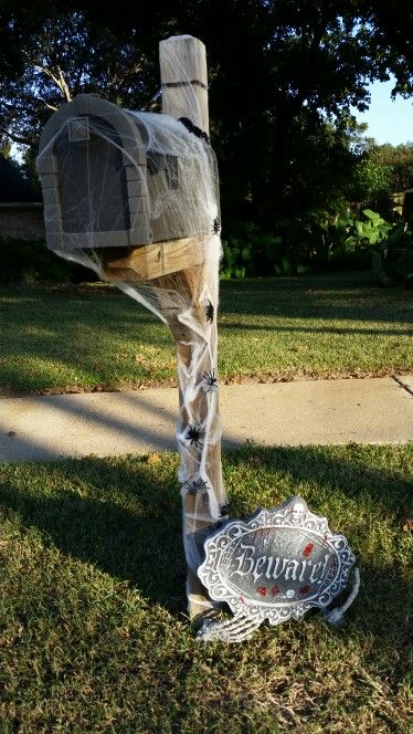 Halloween Mailbox Ideas, Mailbox Halloween Ideas, Halloween Mail, Mailbox Decor, Halloween Yard Decorations, Halloween Yard, Easy Halloween, Mailbox, Yard Decor