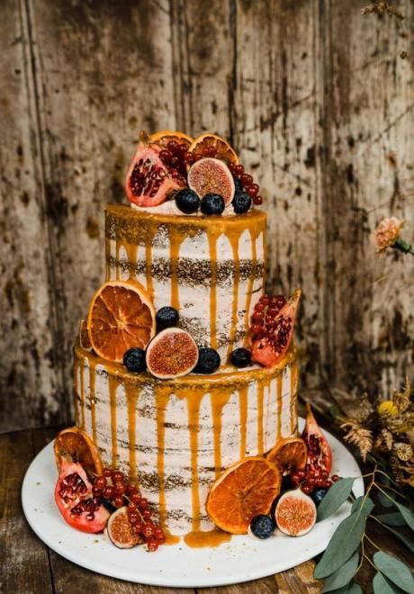 Wedding Cake Designs For Fall, Autumnal Wedding Cakes, Black And Orange Wedding Cake, Autumnal Wedding Dress, Autumn Cakes Ideas, Naked Cake Decorating Ideas, Fall Naked Cake, Wedding Autumn Ideas, Autumn Cake Ideas Birthday