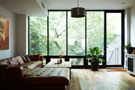 Contemporary Townhouse, Nyc Townhouse, Modern Windows, Japanese Interior, Living Room Windows, Creative Home Decor, Cozy Living Rooms, Cozy Living, Decoration Design