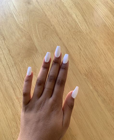 White Nails On Dark Skin, Nails On Black Skin, Simple Elegant Nails, White Gel Nails, Nail Board, Ongles Nails, Plain Nails, Fancy Nails Designs, White Acrylic Nails