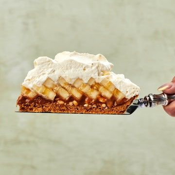 Baked Graham Cracker Crust, Antipasto Recipes, Banoffee Pie Recipe, Thanksgiving Pie Recipes, Honey Roasted Peanuts, Salted Nuts, British Desserts, Banoffee Pie, Thanksgiving Pies