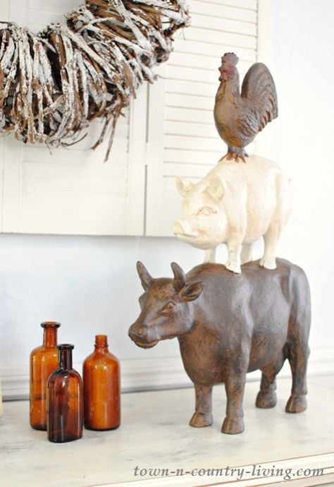 😊 Stacked Farm Animals, Cafe Kitchen Decor, Cow Kitchen Decor, Farmhouse Tour, Farm Animals Decor, Rooster Kitchen Decor, Cow Kitchen, Dining Ideas, Pig Decor