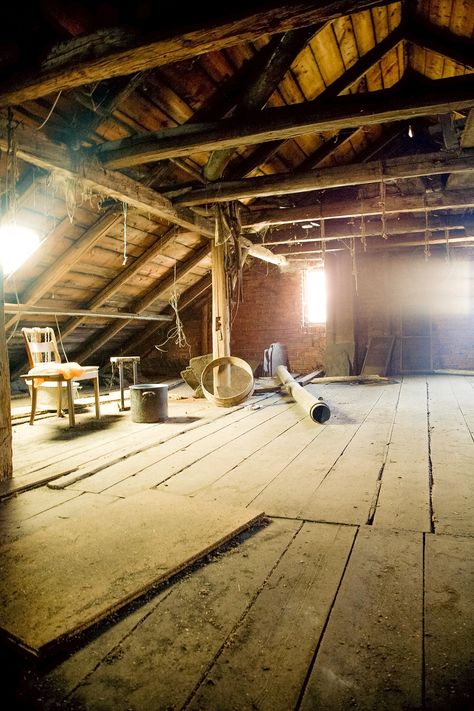 Abandoned Attic, Wooden Attic, Dollhouse Attic, Victorian Attic, Interior Sketching, Old Attic, Picture Story Prompts, 18th Century House, Pretty Furniture