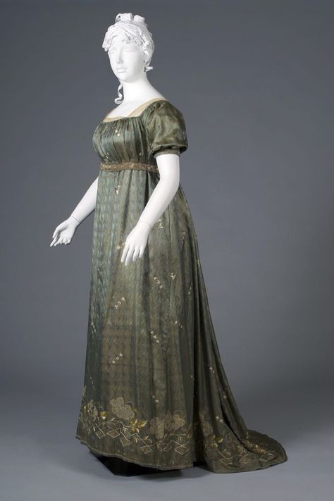 . 1810s Dress, Historical Cosplay, Green Gowns, Bridgerton Ball, Regency Aesthetic, Festival Dresses, Amazing Costumes, Historical Gowns, Regency Gown