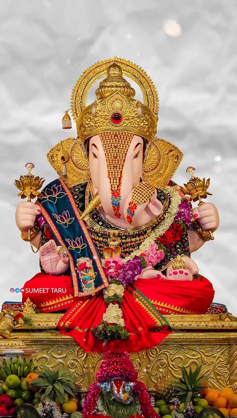 Dagdusheth Ganpati Hd Images, Ganeshji Decoration, Ganesh Making, Ganapati Murti, Mor Pankh Background, Ganpati Pic, Gannu Bappa, Narendra Modiji, Ganpati Images