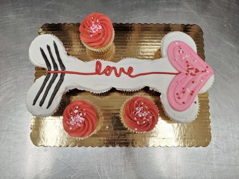 Valentines Pull Apart Cupcake Cake, Work Desserts, Valentine's Cakes, Valentines Cakes And Cupcakes, Walmart Bakery, Valentines Cakes, Publix Bakery, Valentine Cakes, Valentine Cupcakes