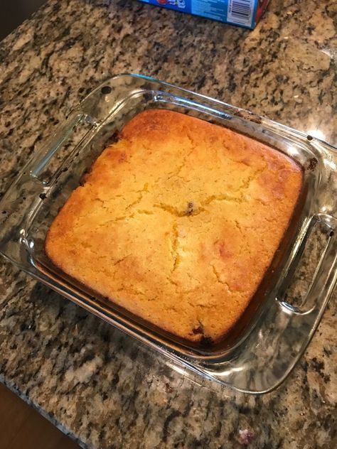 sausage cornbread casserole Cornbread Bake, Sausage Cornbread, Bread Casserole, Easy Cornbread Recipe, Sausage And Mash, Chicken Enchilada Casserole Recipe, Corn Bread Bake, Enchilada Casserole Recipes, Jiffy Cornbread