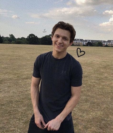 Tom Holland Zendaya, Tom Holland Imagines, I'm In Love, Tom Holland, A Heart, Sofia, Holland, In Love, Pins